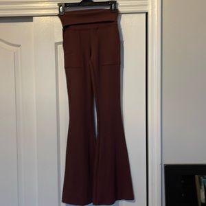 OFFLINE By Aerie Ribbed Pocket Foldover Flare Legging